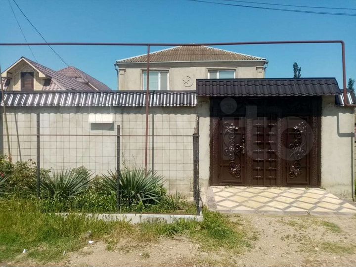 Дом 250 м² на участке 8 сот.