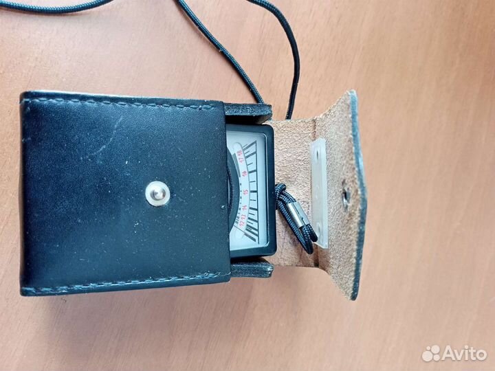 Фотоэлектрический экспонометр «Ленинград8» (Ю102)