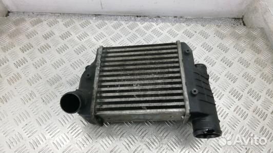 Радиатор интеркуллера audi A6 C6 (93X01KC02)
