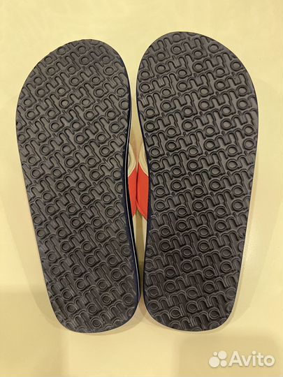 Пляжные тапки (сланцы)