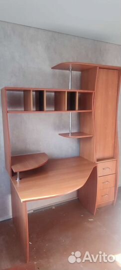 Компьютерный стол