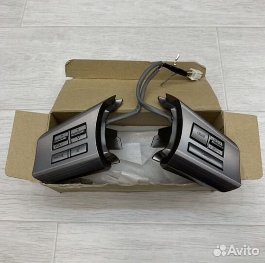 Блок кнопок руля subaru br