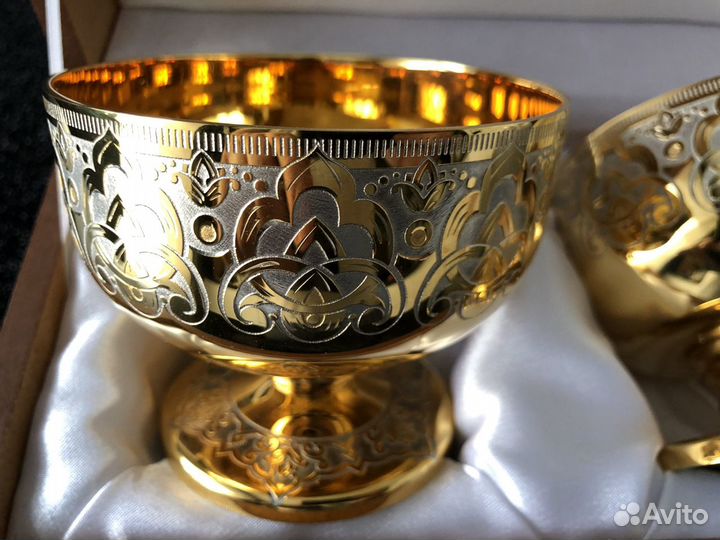 Набор золоченных креманок