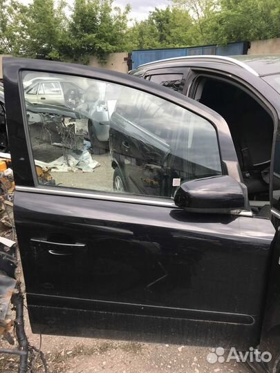 Дверь передняя правая Opel Zafira B