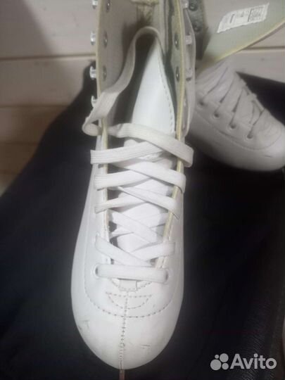 Фигурные коньки Carmen