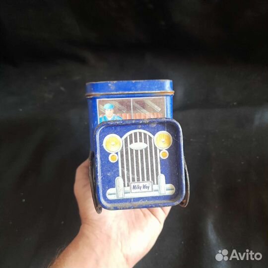 Жестяная винтажная коробка машинка