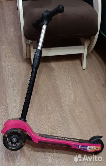 Самокат детский со светящимися колесами