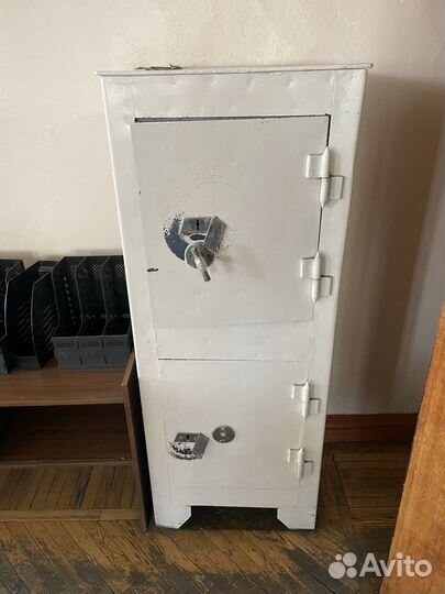 Сейф с ключами большой