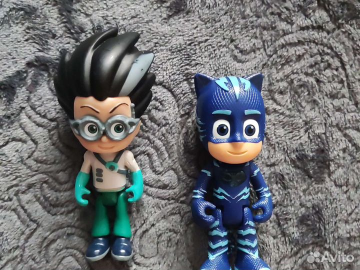 Герои в масках. Кэт бой и Ромео