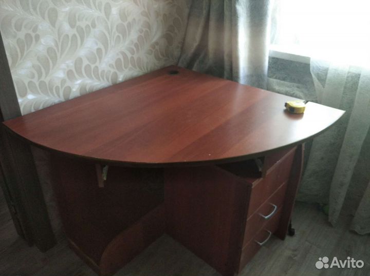 Компьютерный/ письменный стол