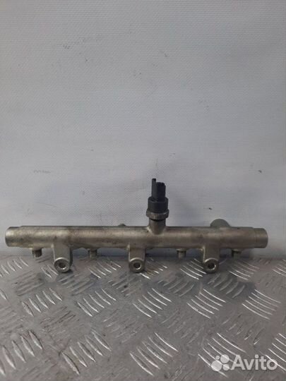 Топливная рампа Citroen Xsara Picasso 2.0 RHY 2003