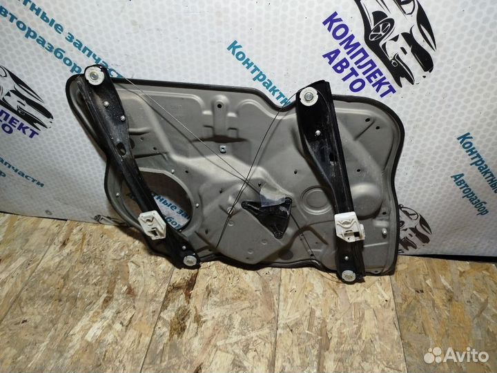 Стеклоподьемник передний правый Skoda Octavia a5