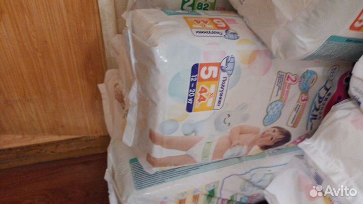 Продаю подгузники и Подгузники-трусики