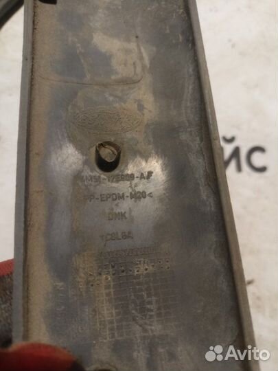 Молдинг бампера Ford Focus 2 qqdb 1.8 2007