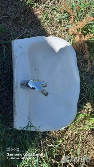 Раковина на пьедестале