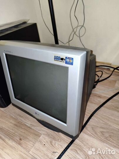 Монитор lg flatron f720p обменяю на гантели