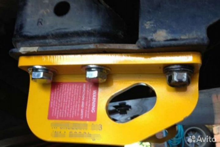 Буксировочная петля для Toyota Land Cruiser 200