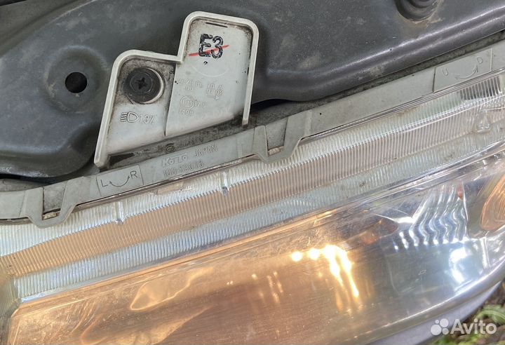 Комплект фар в сборе Suzuki Grand Vitara 1.6