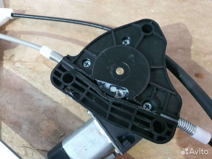 Стеклоподемник Ваз Лада Гранта 2190 Левый Перед