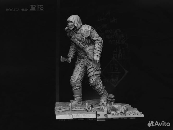 Настольная фигурка 