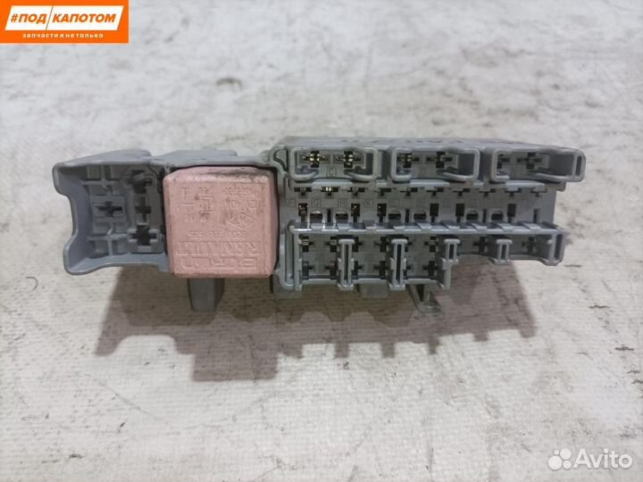 Блок предохранителей Renault Megane 2 8200418790