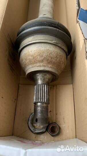 Приводной вал (полуось) левый Peugeot 3272tn