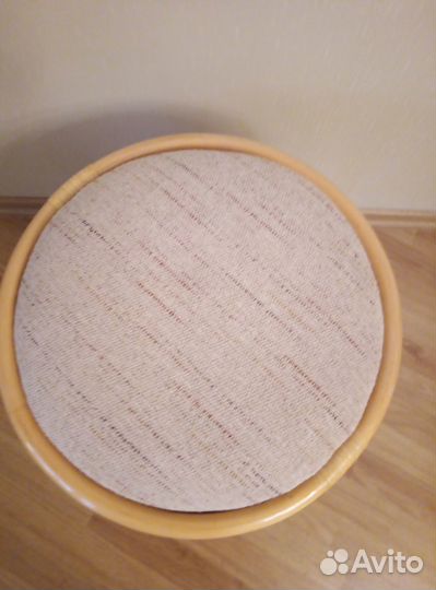 Этажерка из ротанга натуральная