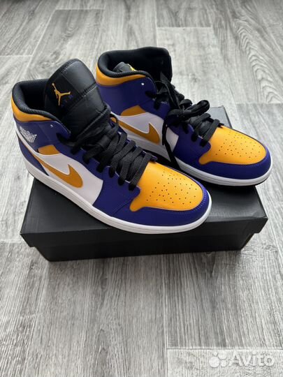 Кроссовки Nike Air Jordan 1 Mid Lakers
