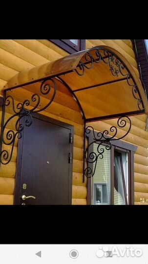 Козырек над крыльцом