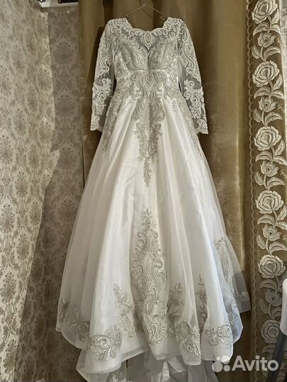 Свадебное платье