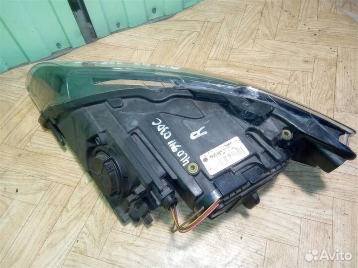 Фара правая Audi Q7 4LB BUG
