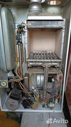 Продам газовый котел Навьен айс по запчастям
