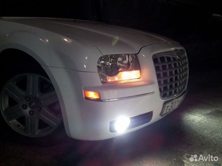 Фара правая,левая chrysler 300c (Америка)