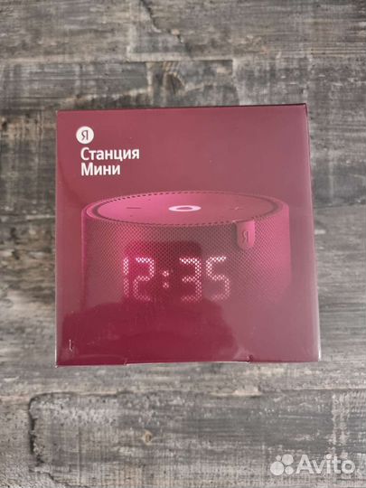 Умная колонка Яндекс.Станция Мини (с часами)
