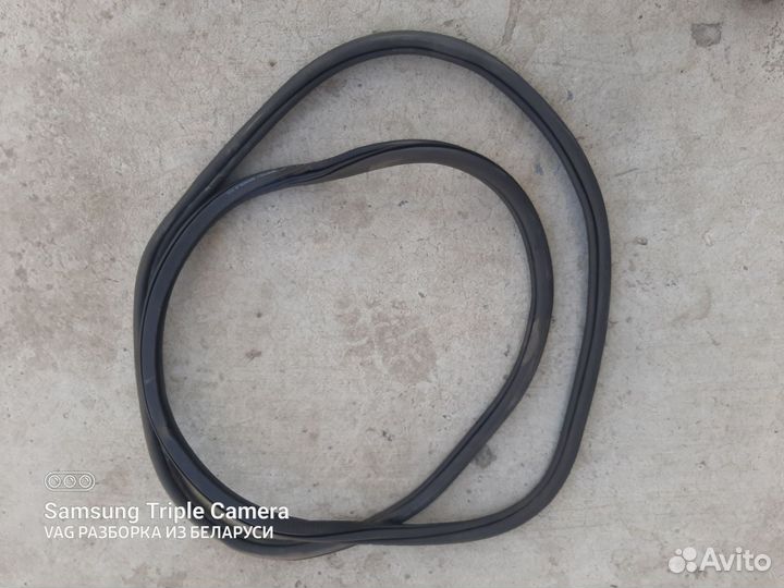 Уплотнитель двери передней правой VW tiguan 2019