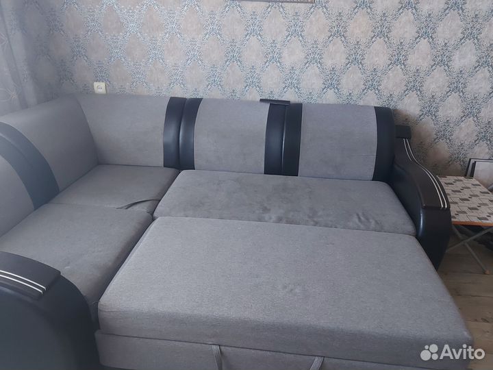 Большой угловой диван раскладной бу