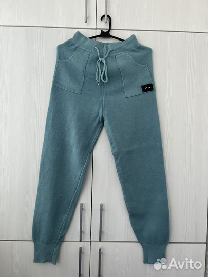 Продам костюм женский вязанный теплый