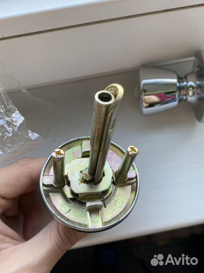 Замок дверной