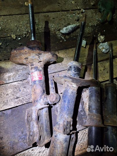 Стойки, передние, задние тойта коробка 120