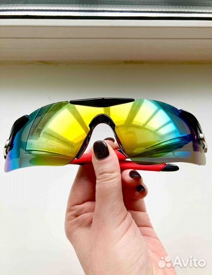 Спортивные очки зеркальные цветные