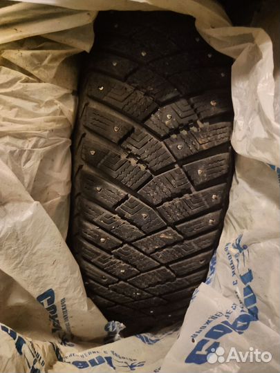 Goodyear UltraGrip Ice Arctic SUV 205/65 R16