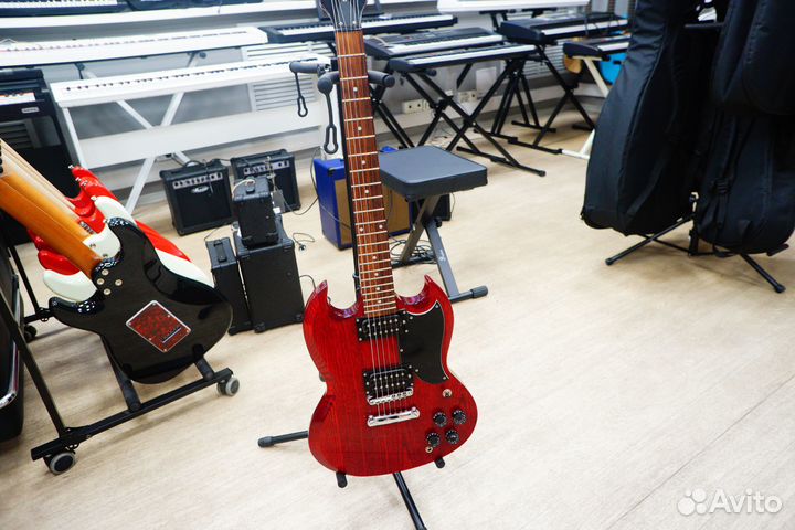 Электрогитара / Комплектом