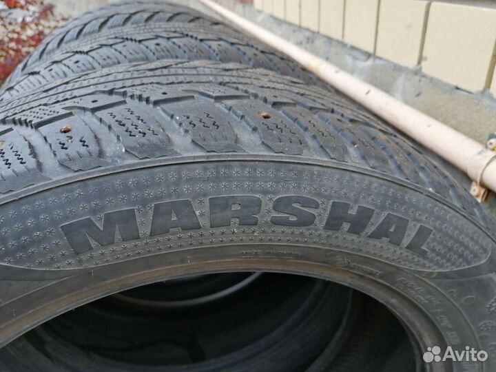 Marshal I'Zen RV Stud KC16 225/55 R18
