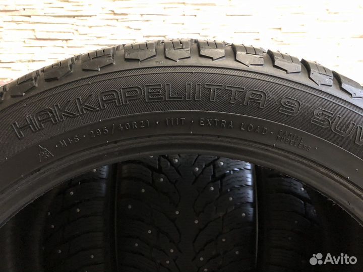 Nokian Tyres Hakkapeliitta 9 SUV 295/40 R21 111T