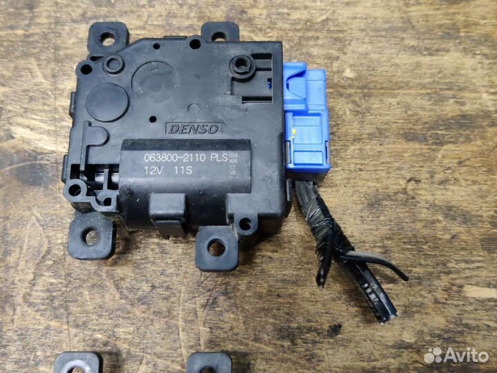 Моторчик привода печки Toyota LC200 2016г