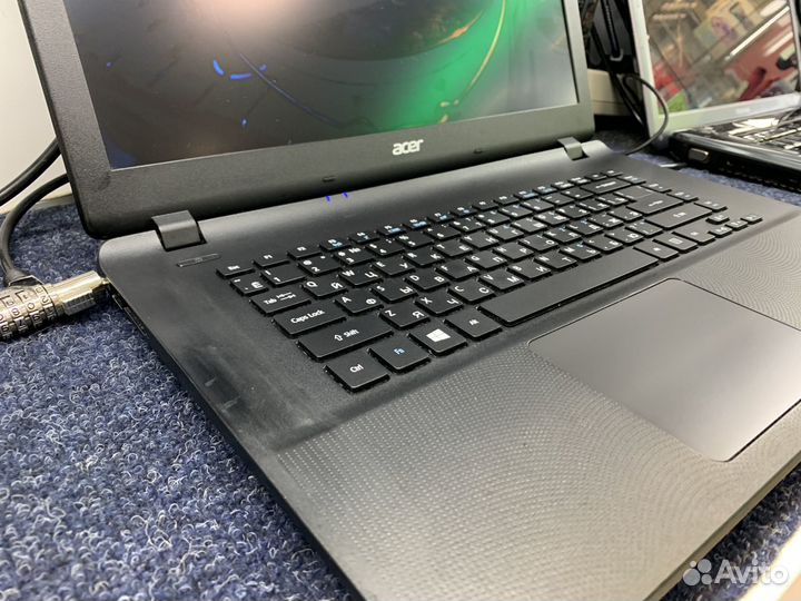 Ноутбук Acer ES1-522 15.6