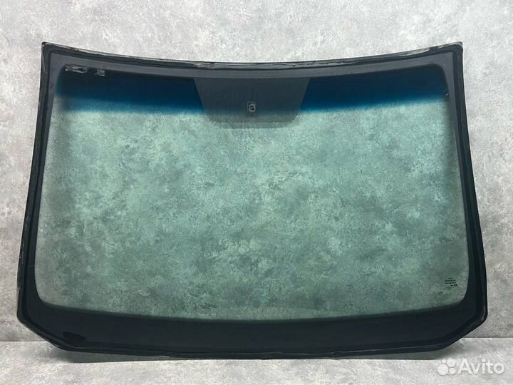 Стекло лобовое Renault Logan 2 2016 727124976R