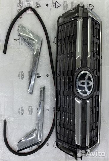 Решётка радиатра Тойота land cruiser 200