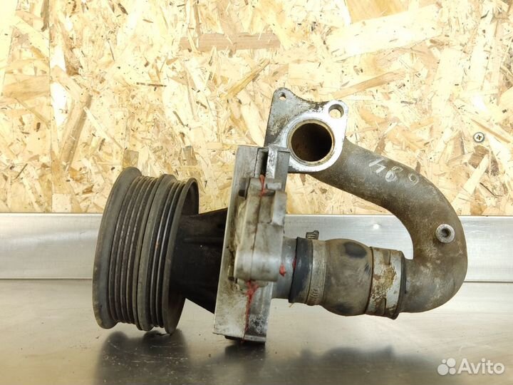 Насос водяной помпа Toyota Corolla e10