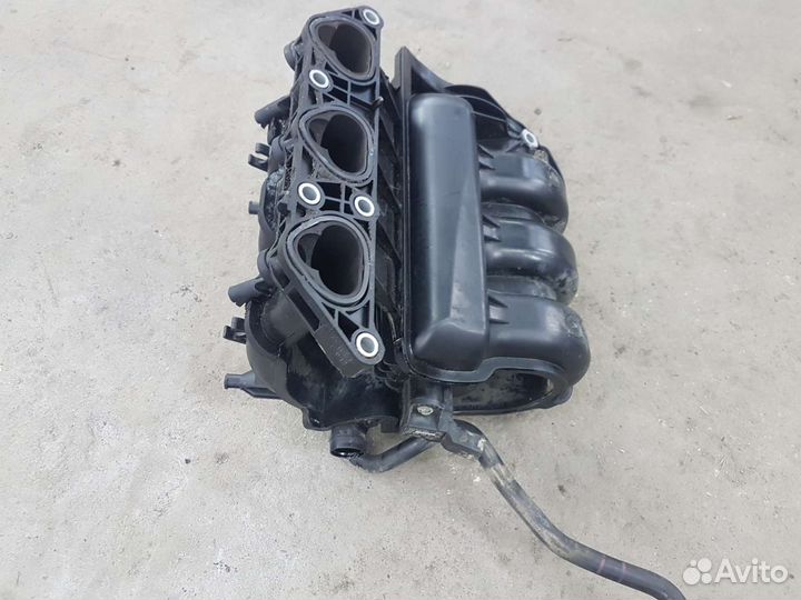 Впускной коллектор Skoda Fabia 2 1.2 BZG